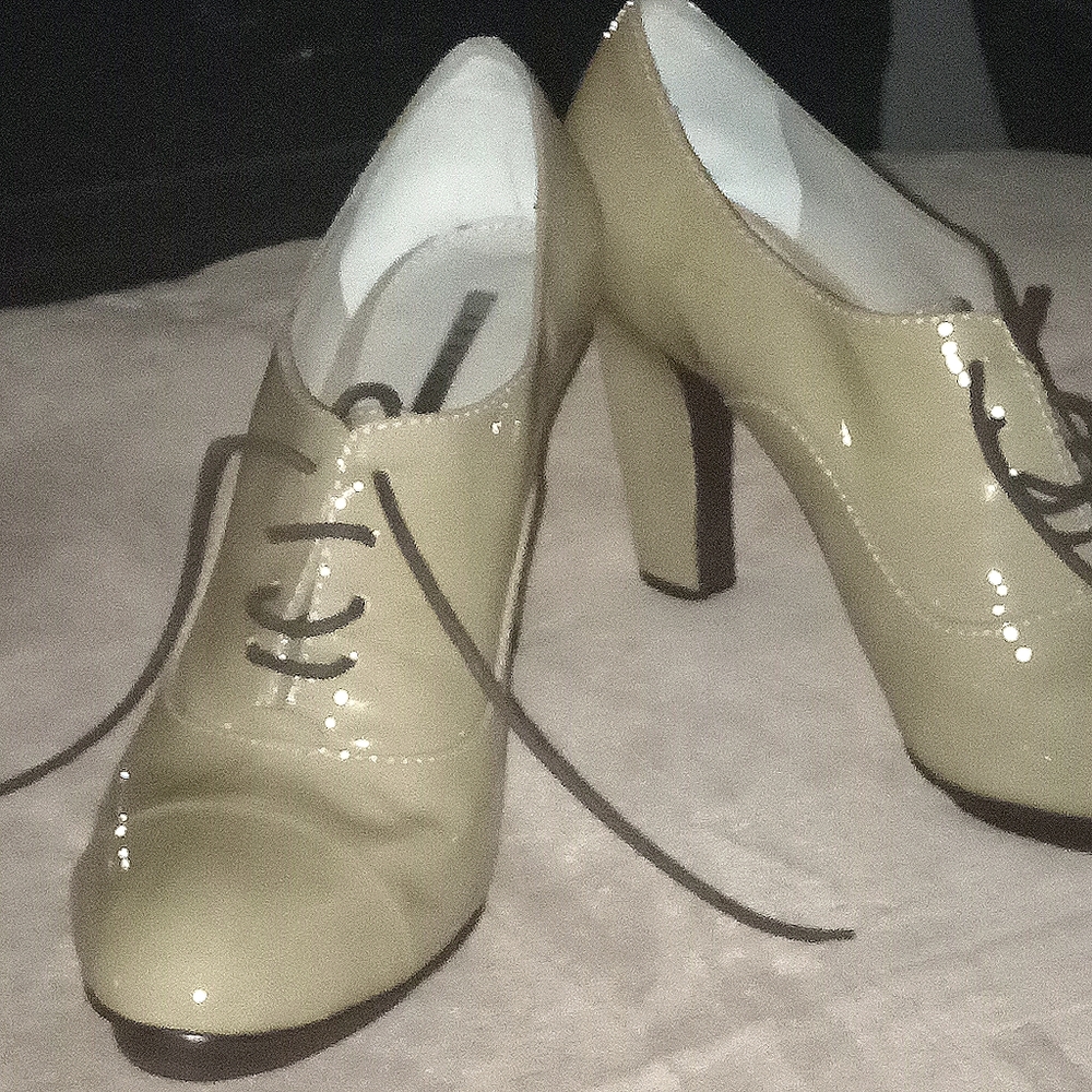Theory women's shoe